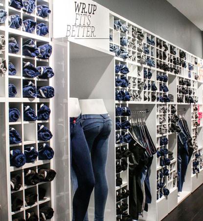 MELBOURNE STORE - FREDDY PANT ROOM