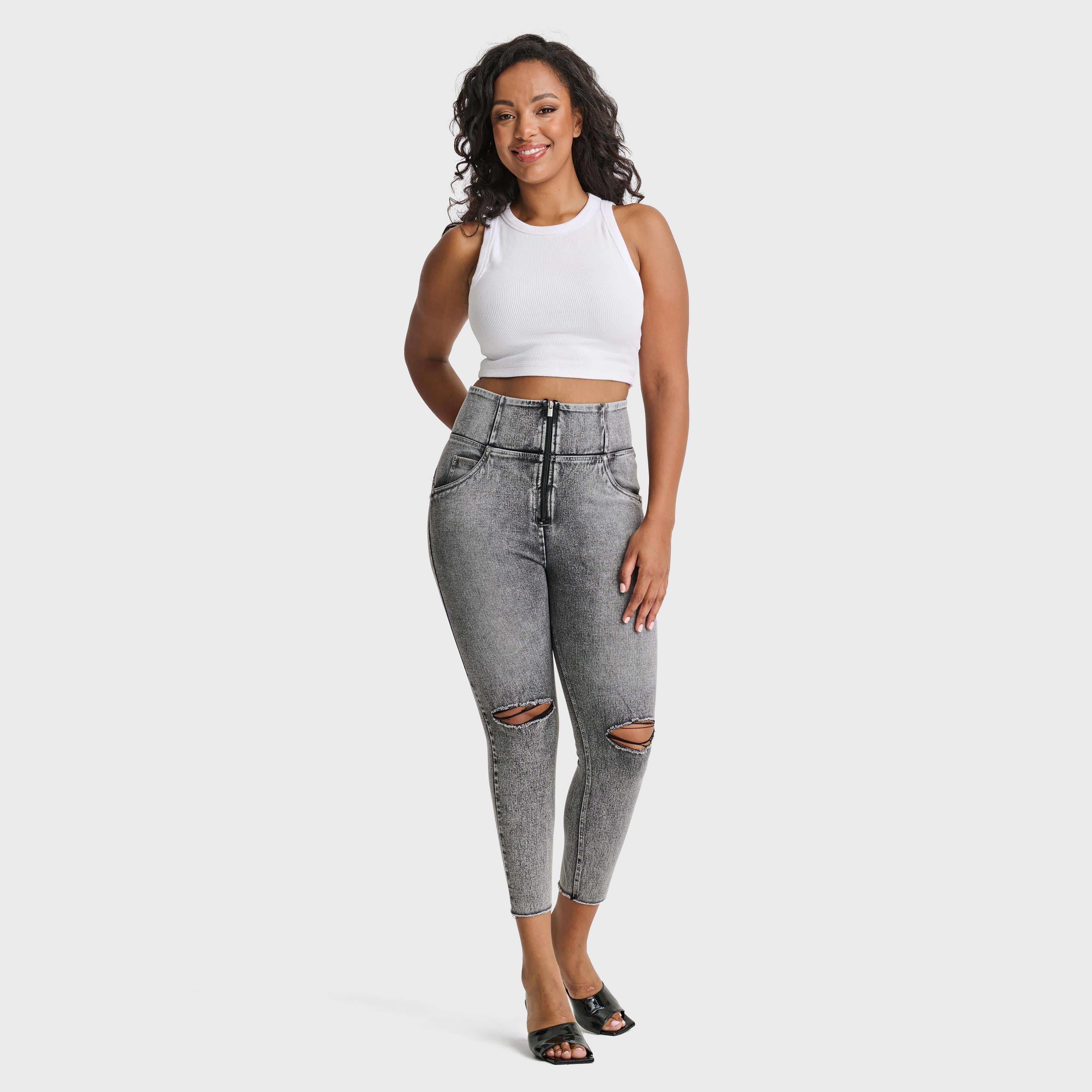 WR.UP® SNUG Curvy Ripped Jeans - High Waisted - 7/8 Length - Grey Stonewash + Grey Stitching 3