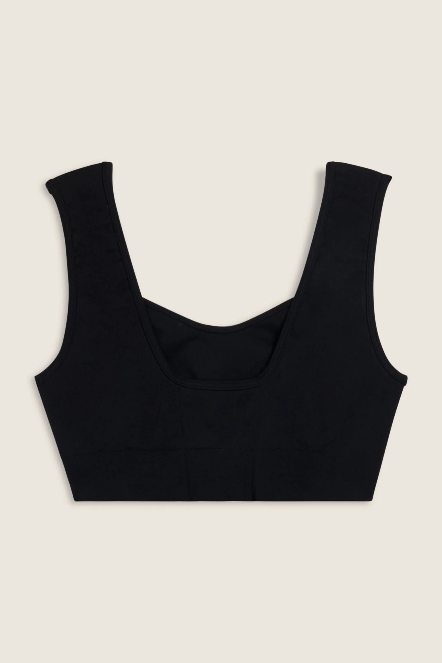 Sporty top with sweetheart neckline and light support 3