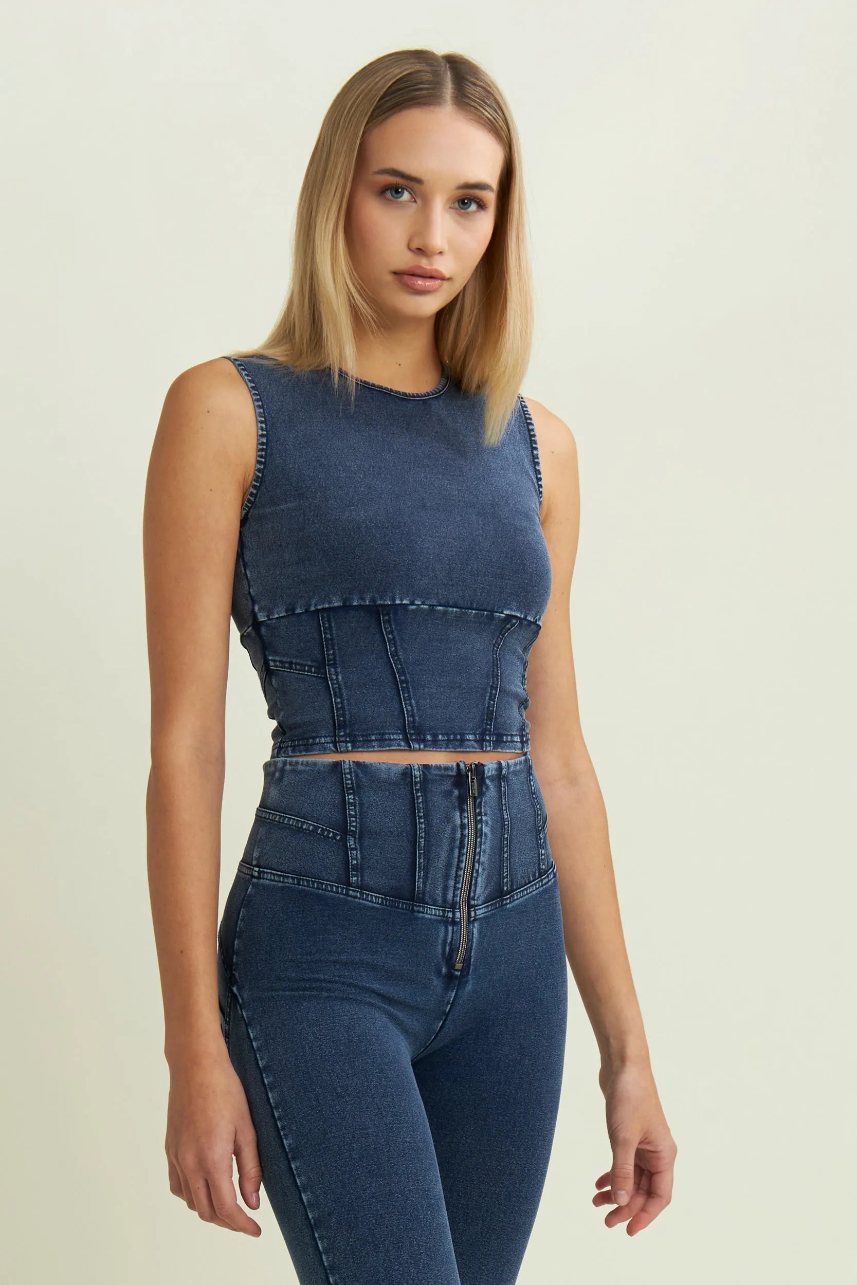 Cropped Tank Seam Detail 2
