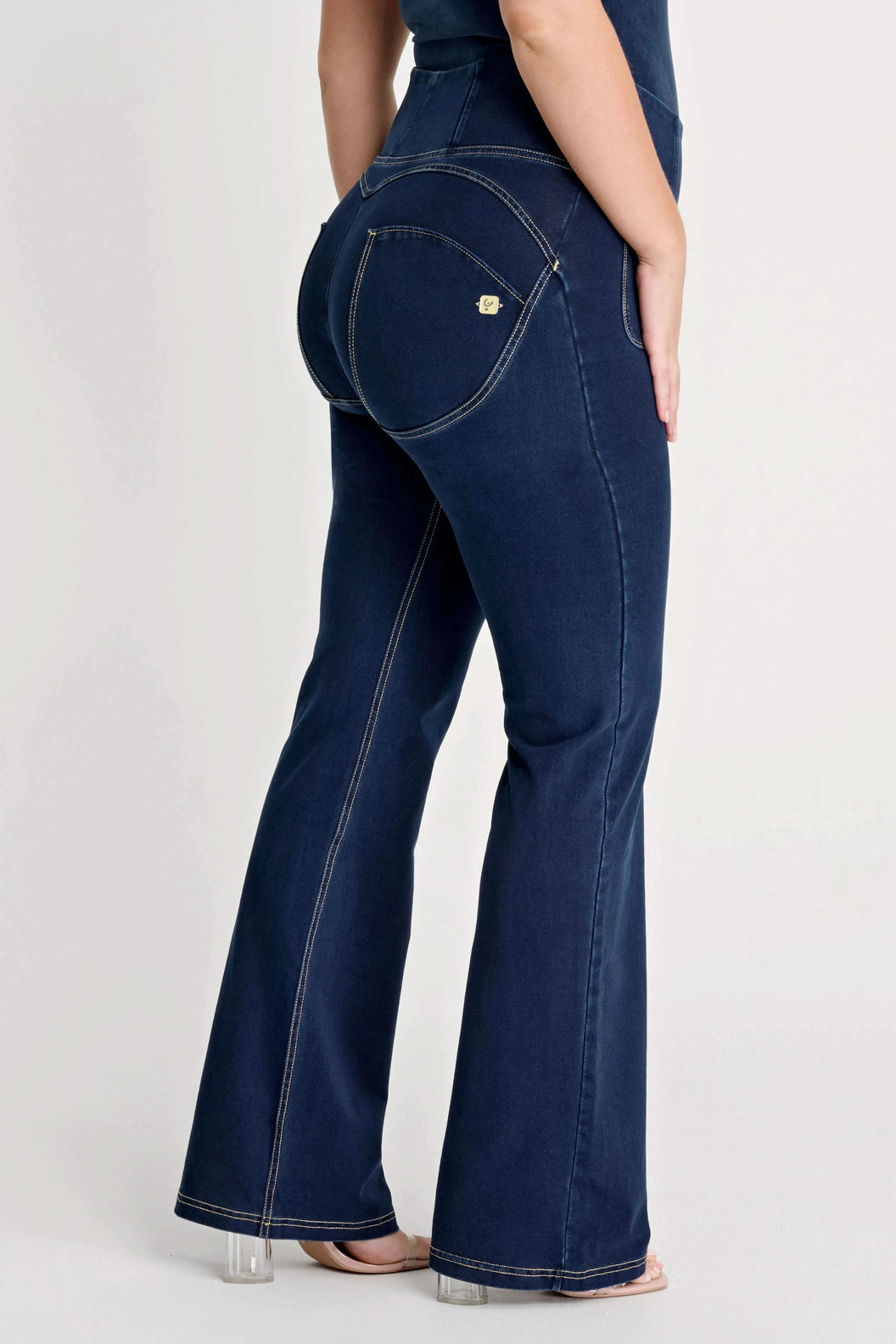 WRUP Denim with Front Pockets - Super High Waisted - Flare - Dark Blue + Beige Stitching
