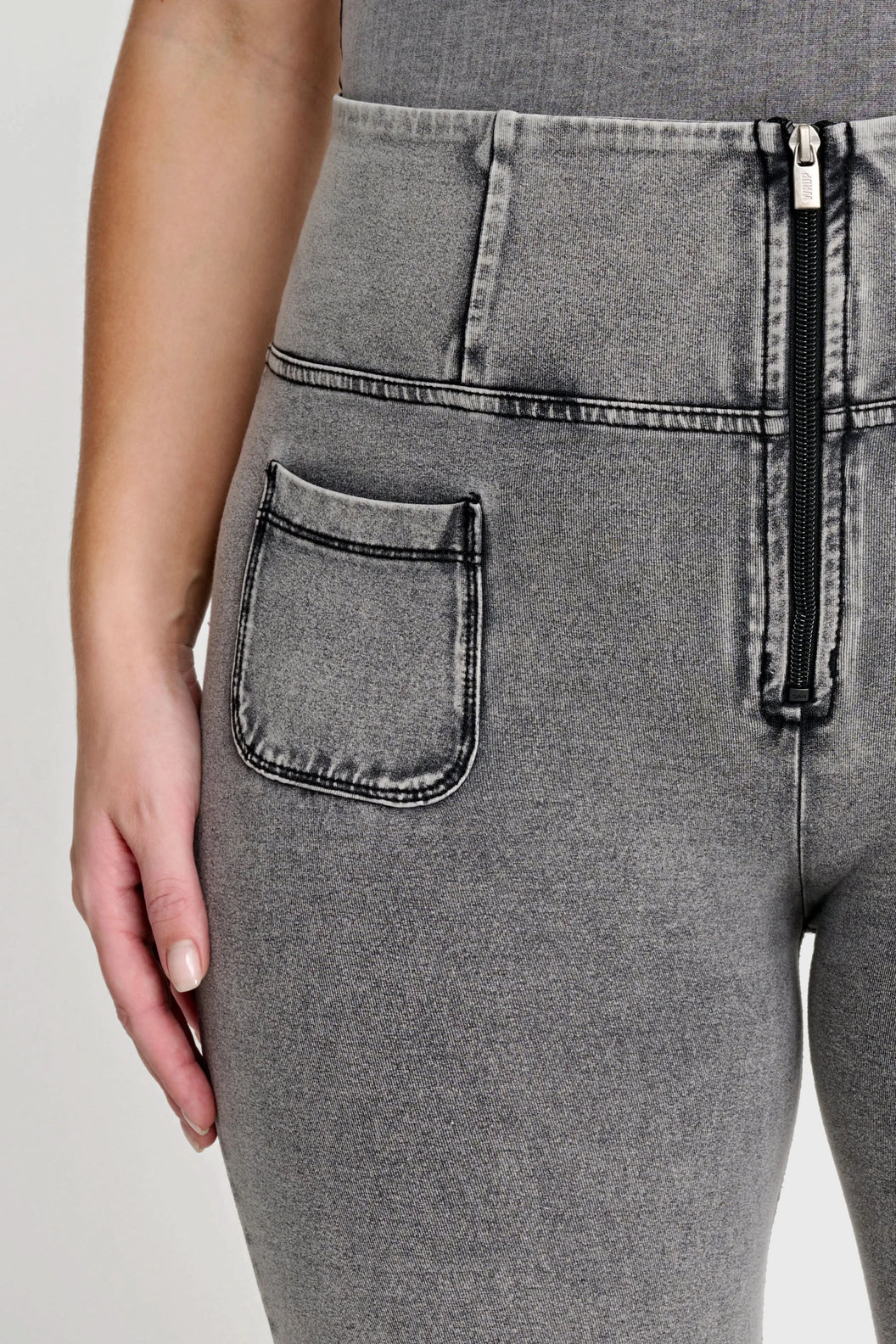 WRUP Denim with Front Pockets - Super High Waisted - Flare - Grey + Black Stitching