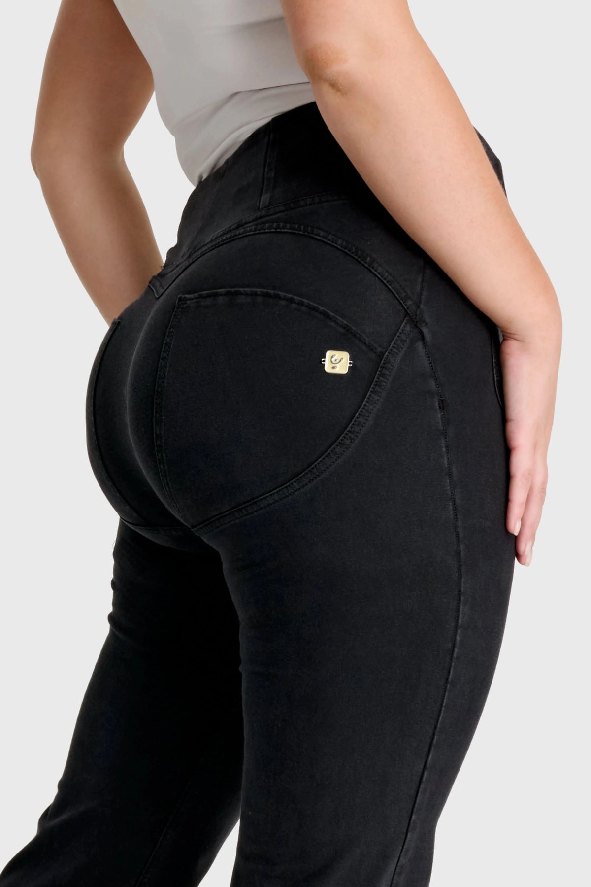 WRUP Denim with Front Pockets - Super High Waisted - Flare - Black + Black Stitching