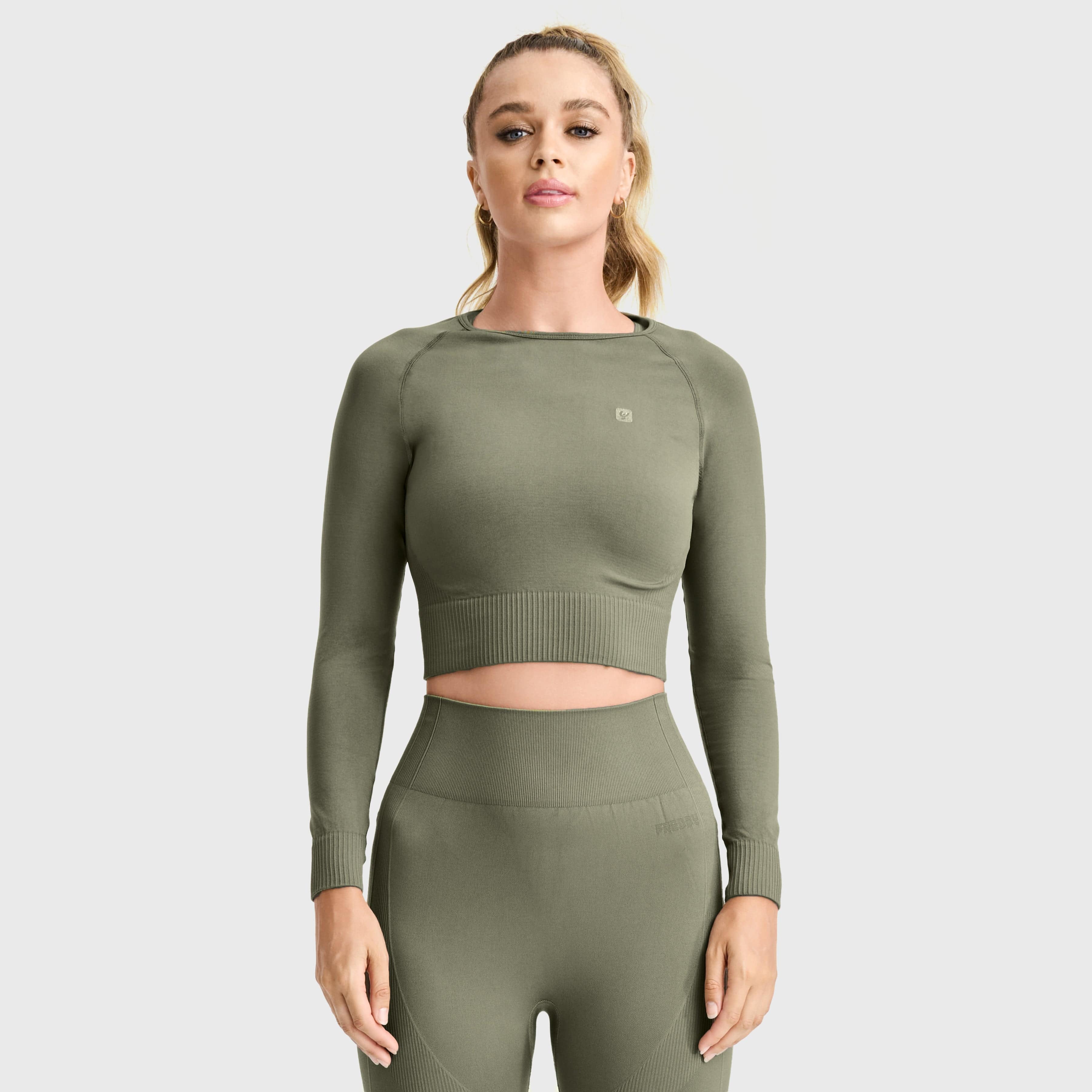 Seamless Cropped Long Sleeved - Military Green 1
