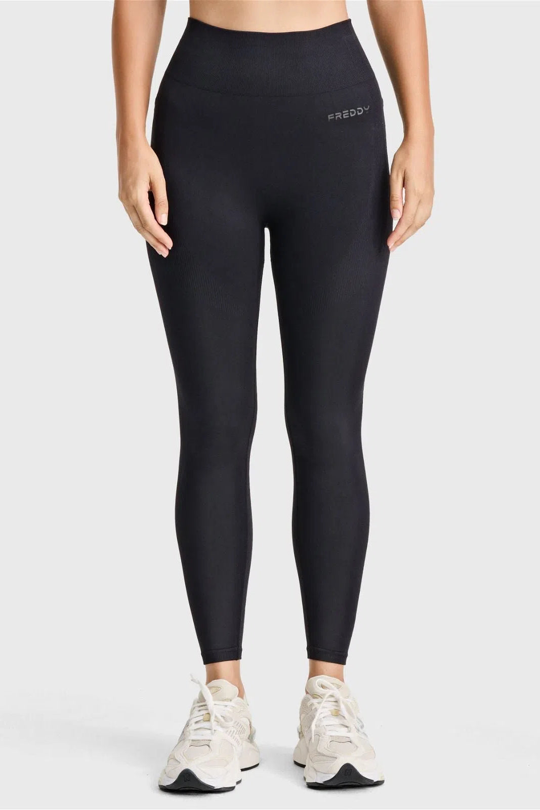 Seamless Active Leggings - High Waisted - 7/8 Length - Black 3