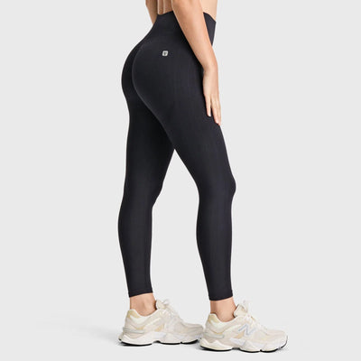 Seamless Active Leggings - High Waisted - 7/8 Length - Black