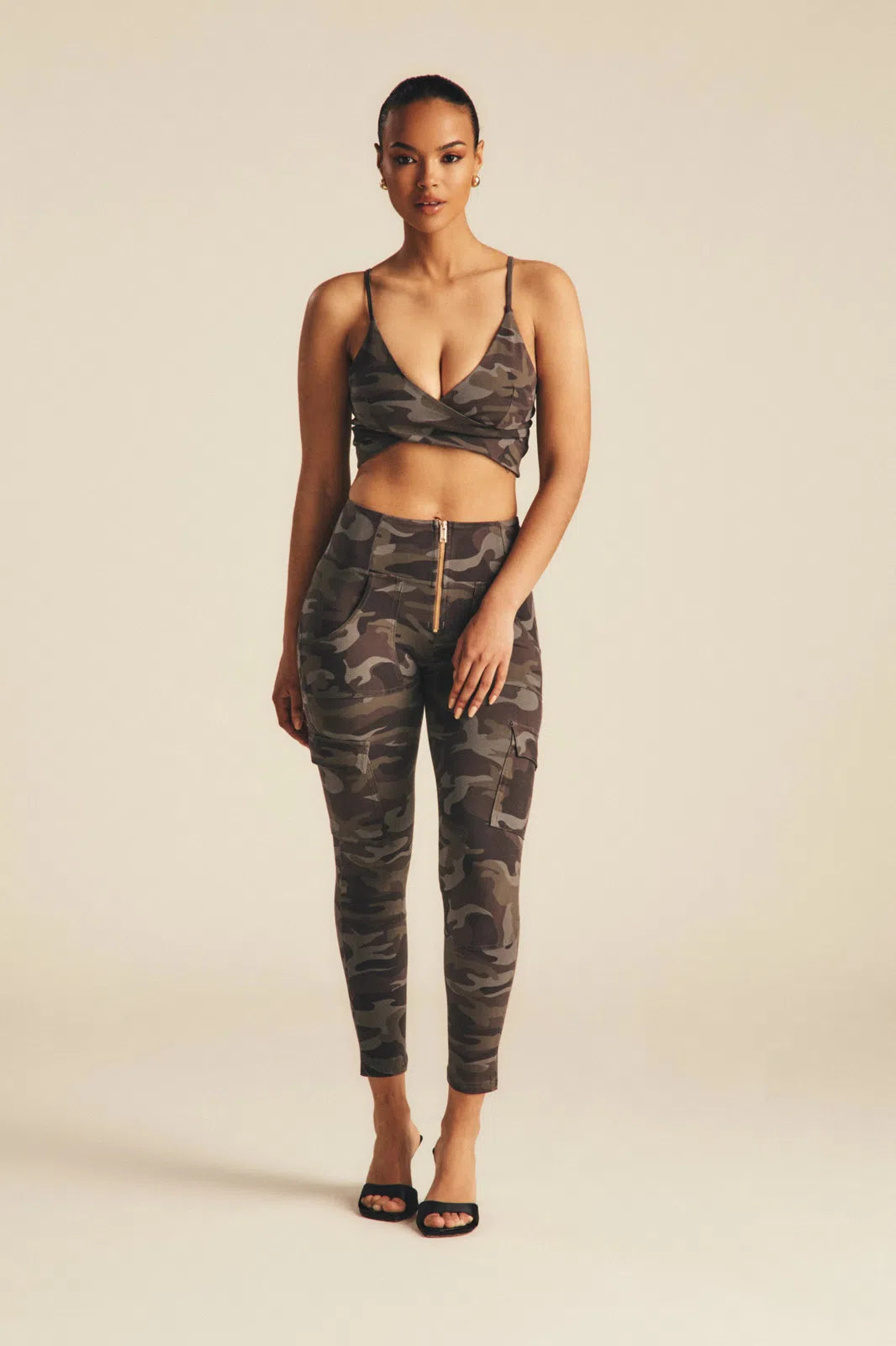 WRUP Cargo Fashion - High Waisted - 7/8 Length - Grey Camo 1