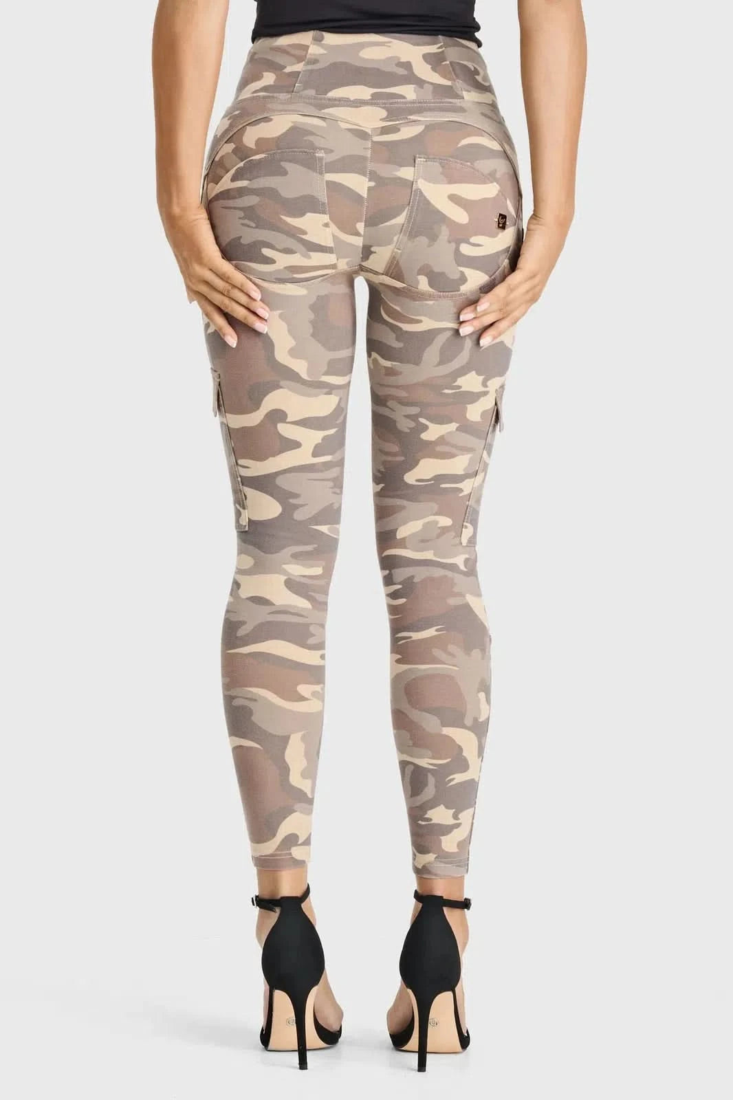 WRUP Cargo Fashion - High Waisted - 7/8 Length - Sand Camo