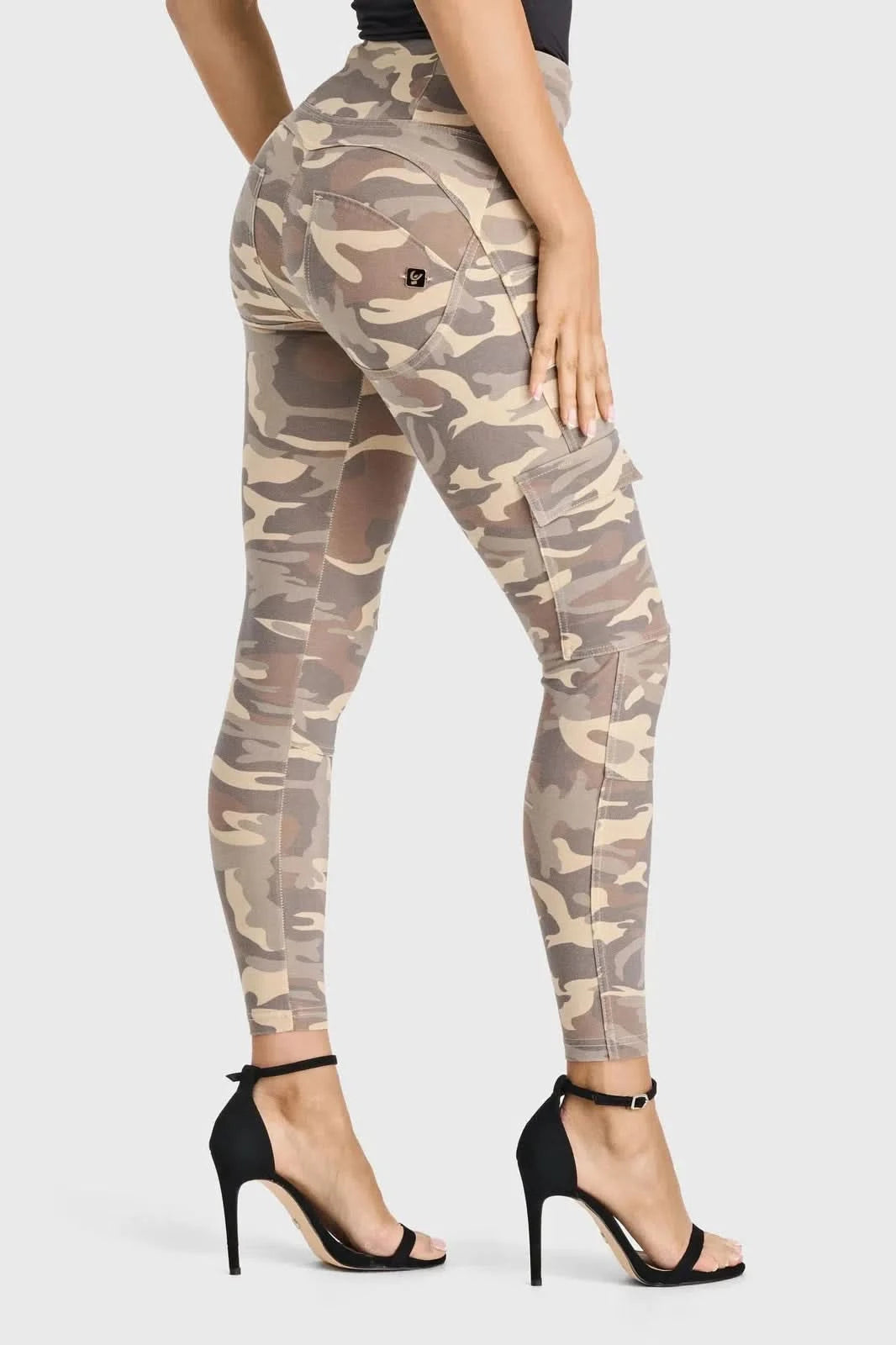 WRUP Cargo Fashion - High Waisted - 7/8 Length - Sand Camo