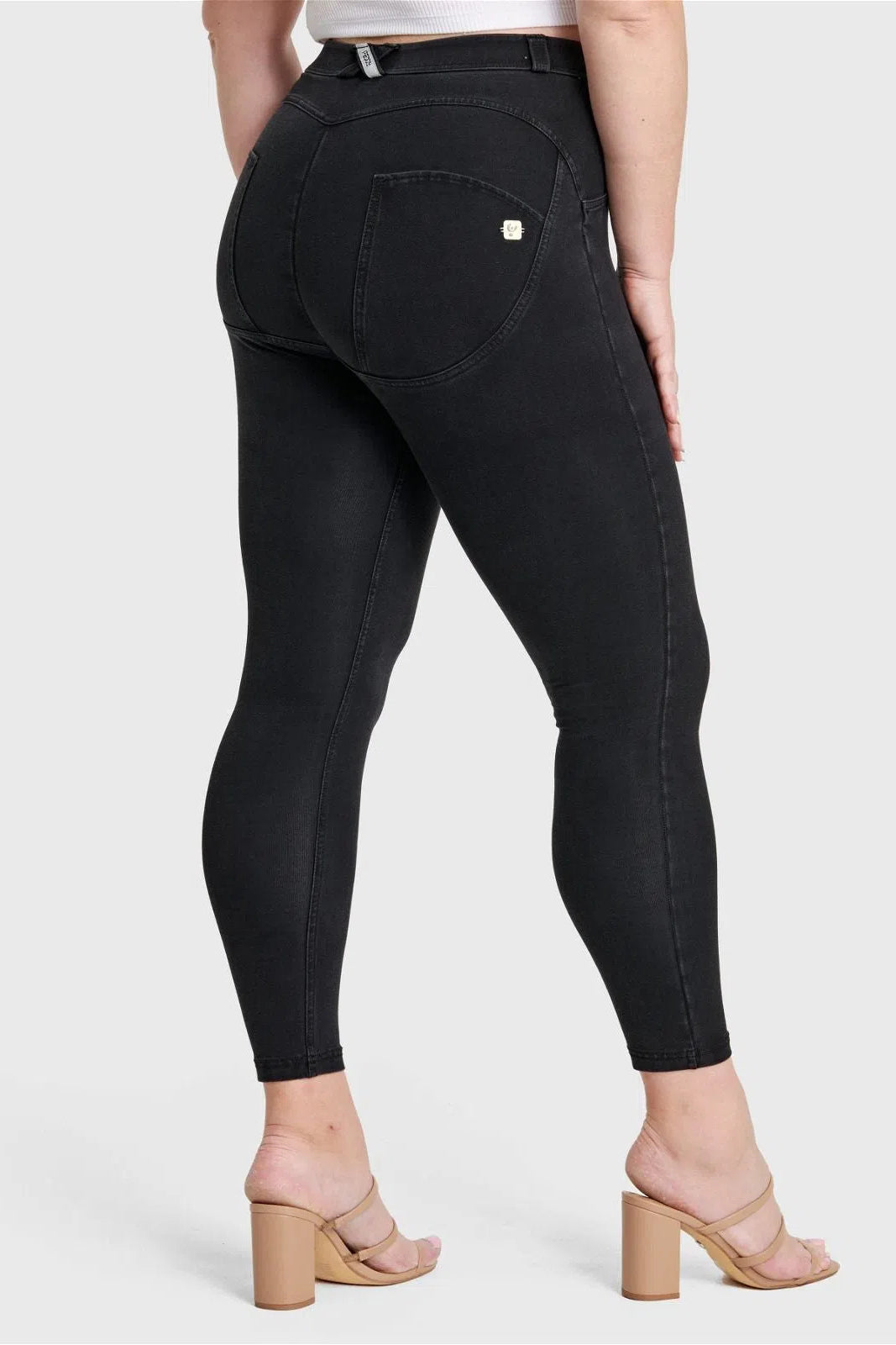 WRUP Curvy Denim - High Waisted - 7/8 Length - Black + Black Stitching 2