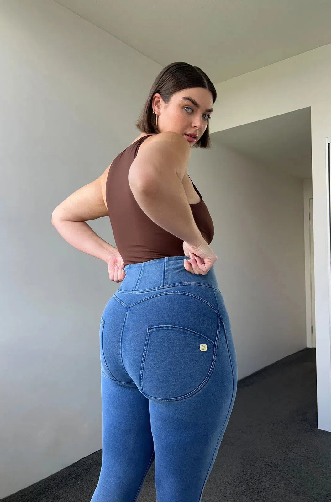 WRUP Curvy Denim - Zip High Waisted - Full Length - Light Blue + Blue Stitching