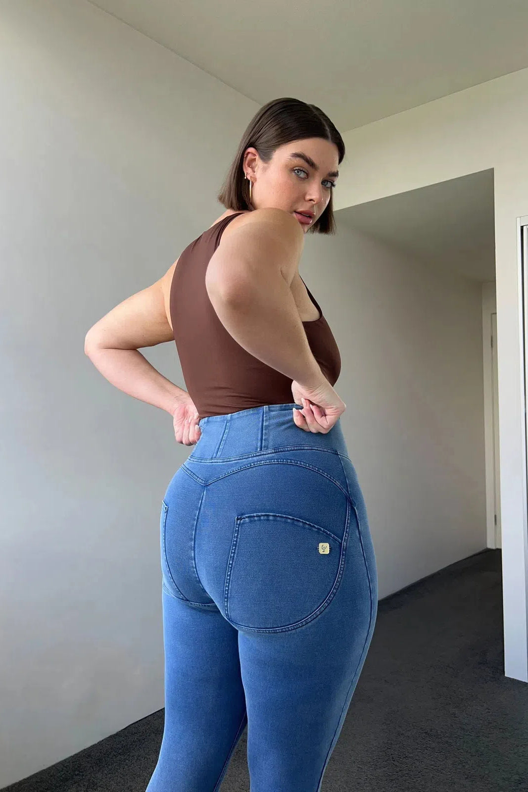 WRUP Curvy Denim - Zip High Waisted - Full Length - Light Blue + Blue Stitching 1