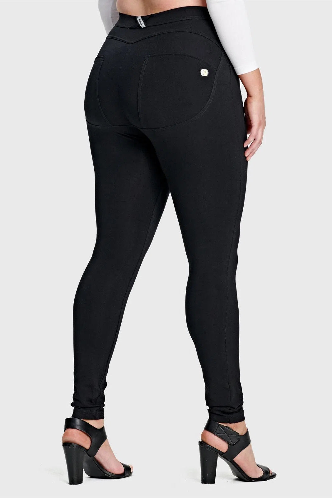 WRUP Curvy Fashion - High Waisted - Full Length - Black 1