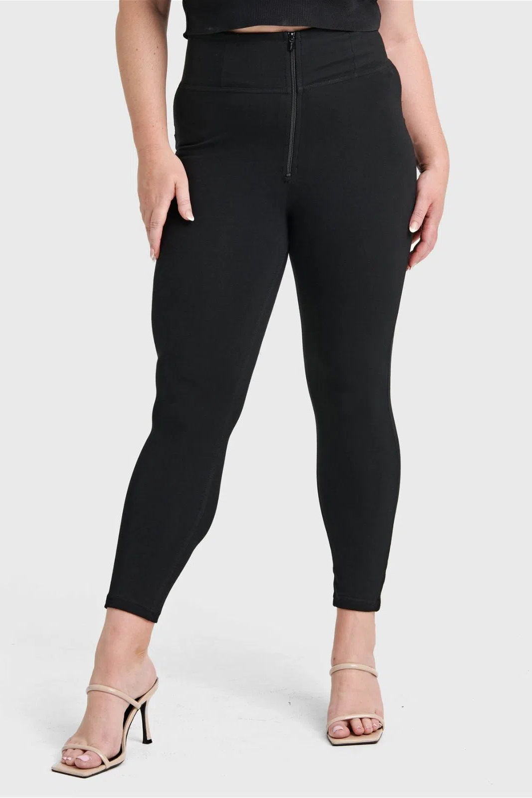 WRUP Curvy Fashion - Zip High Waisted - 7/8 Length - Black 2