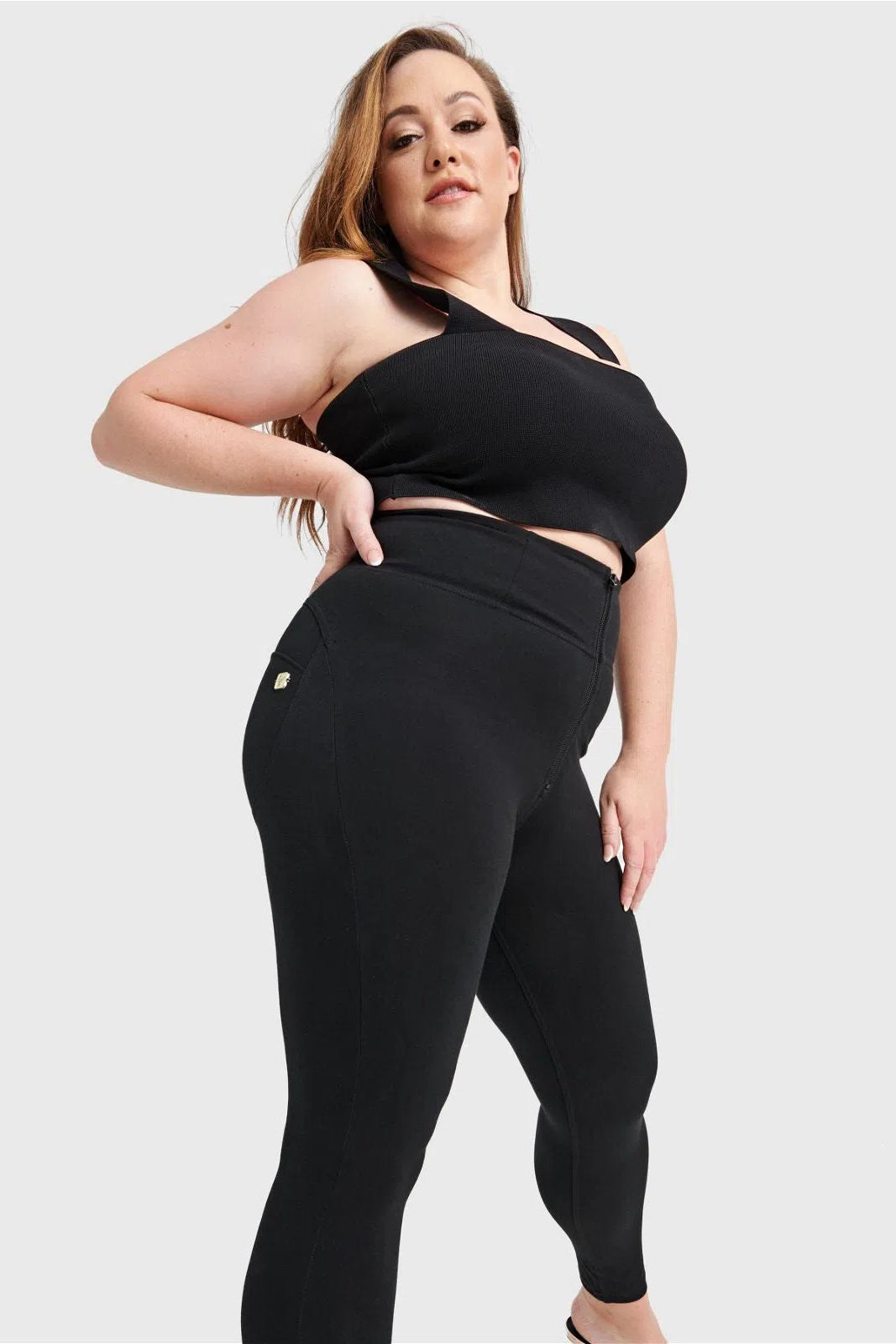 WRUP Curvy Fashion - Zip High Waisted - 7/8 Length - Black 3