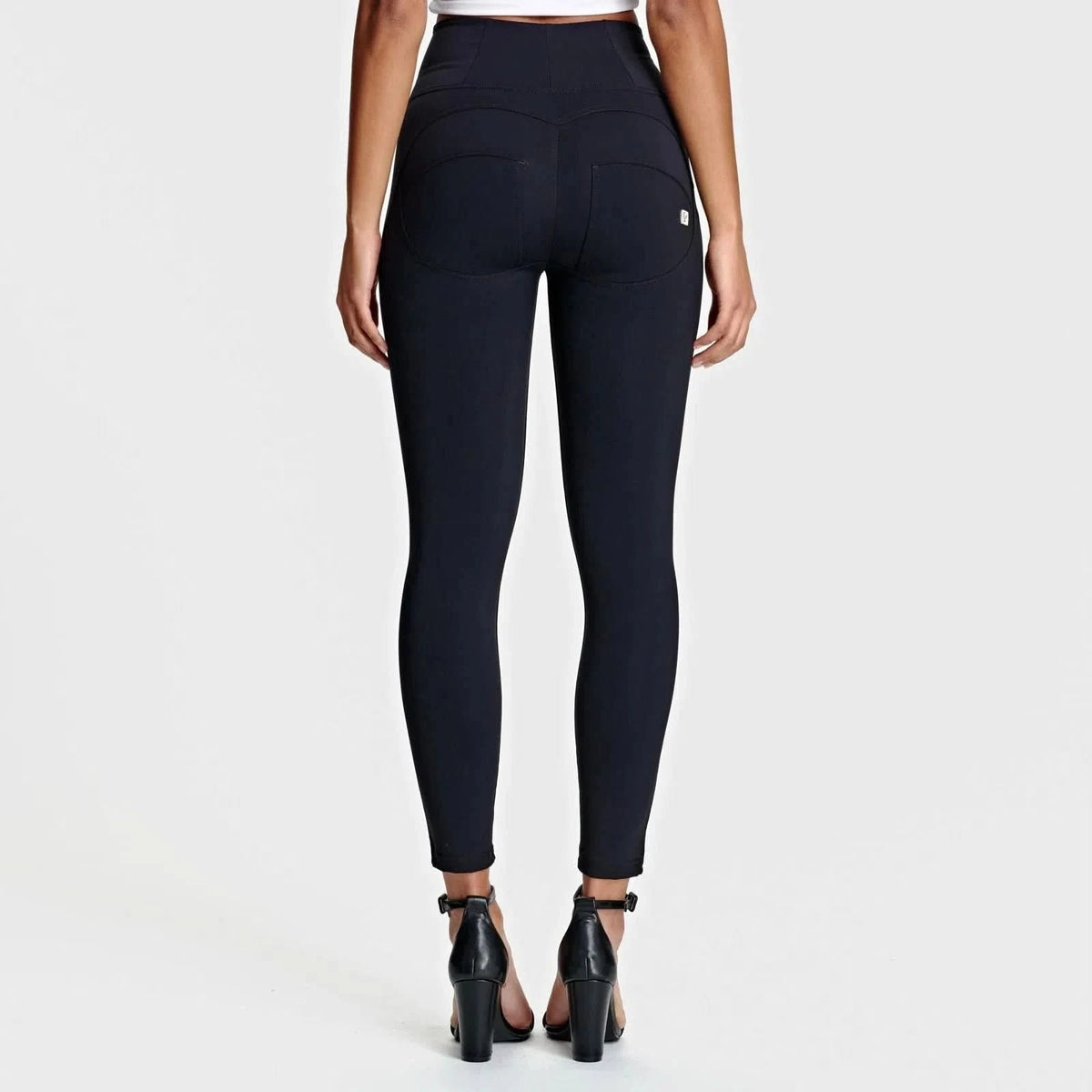 WRUP Diwo Pro - High Waisted - 7/8 Length - Black