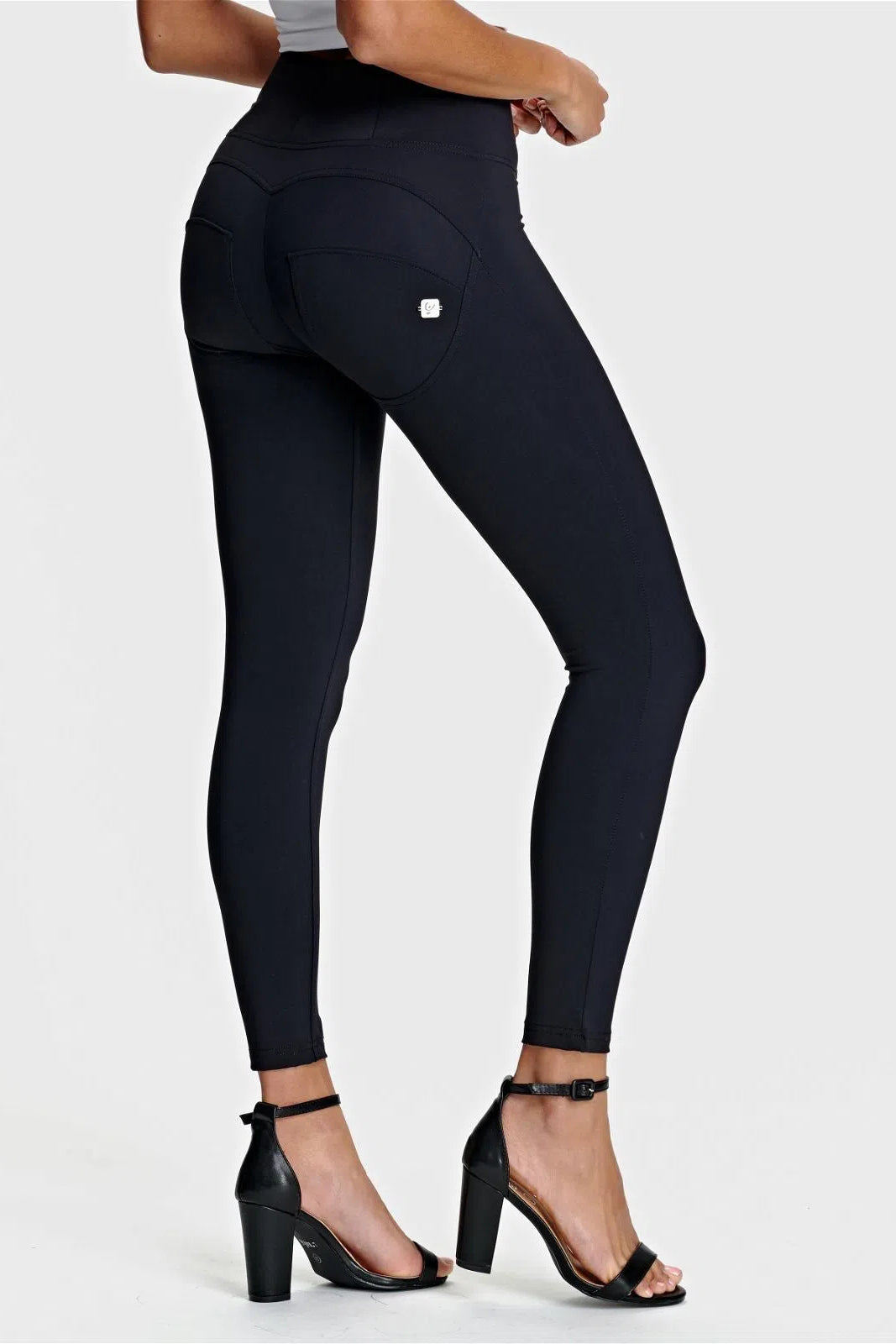 WRUP Diwo Pro - High Waisted - 7/8 Length - Black 1