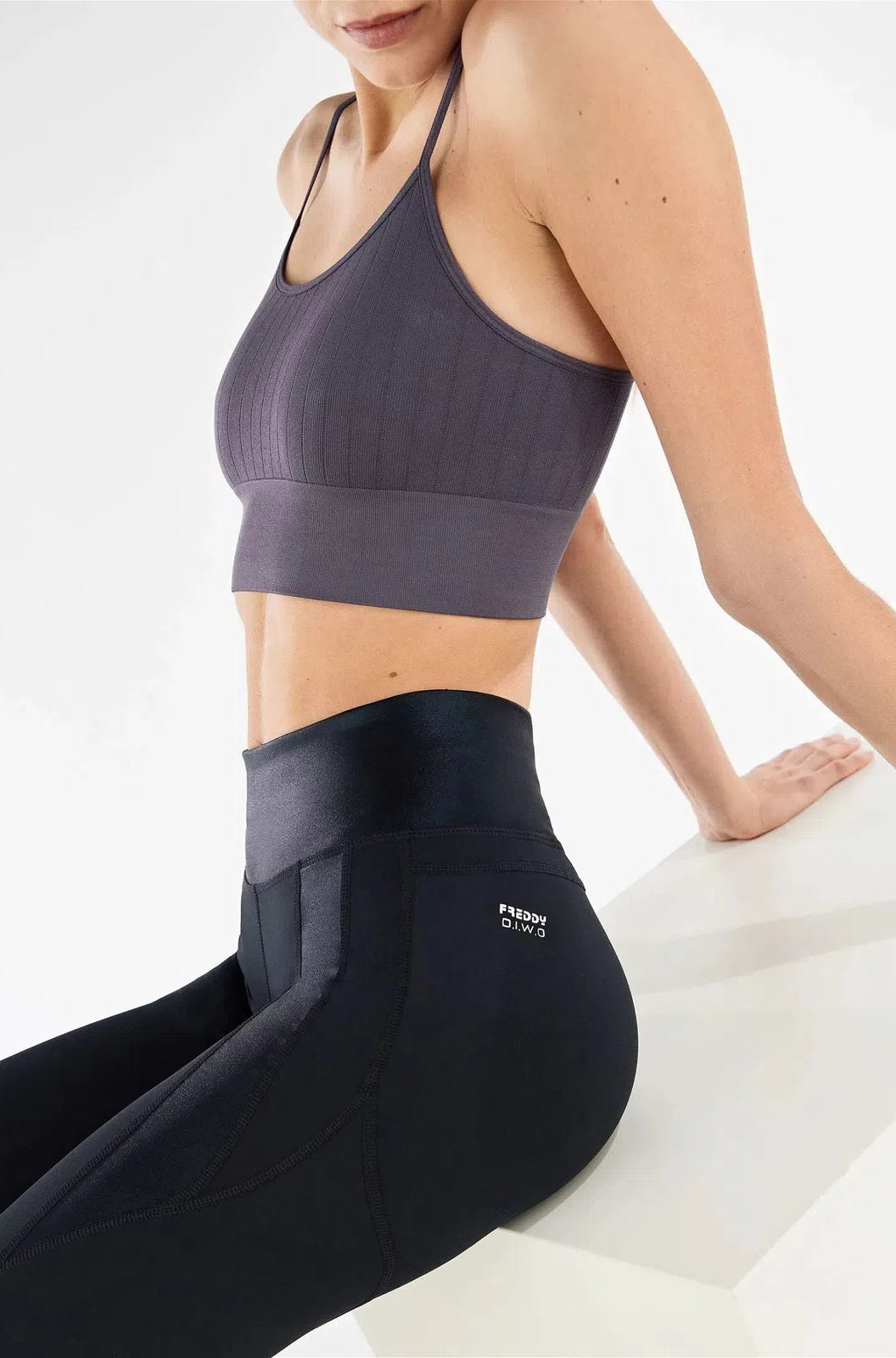 WRUP Diwo Sport - High Waisted - 7/8 Length - Black with Lurex Waistband