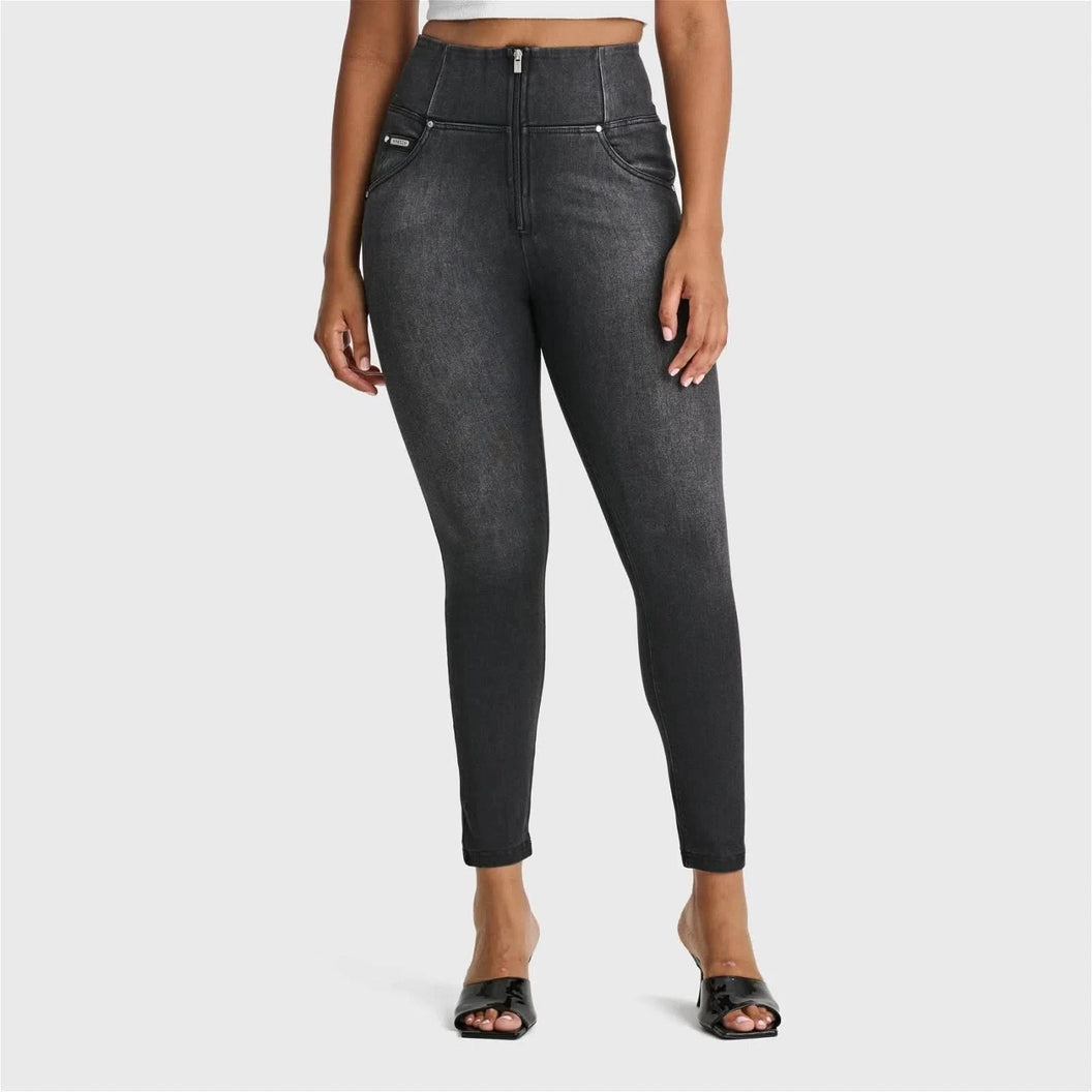 WRUP SNUG Curvy Jeans - High Waisted - Full Length - Black + Black Stitching