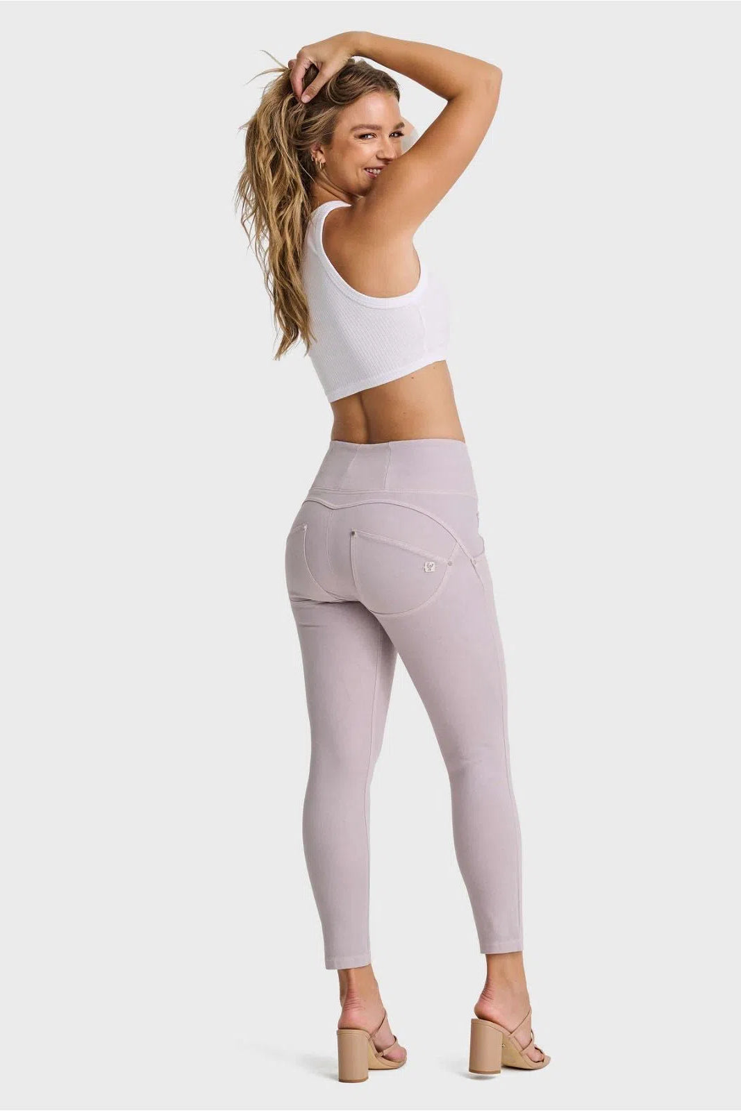 WRUP SNUG Jeans - High Waisted - 7/8 Length - Light Grey 2