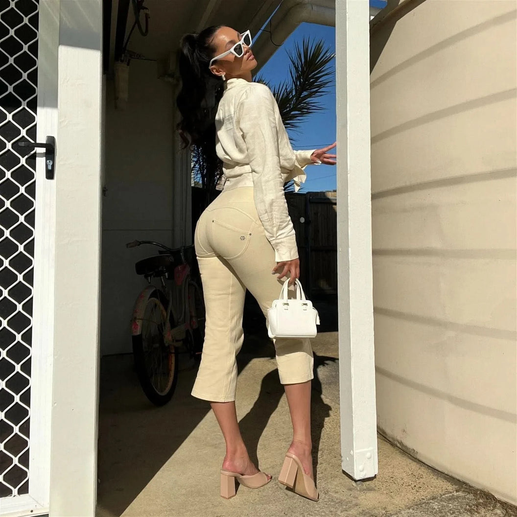 WRUP SNUG Jeans - High Waisted - Cropped - Beige