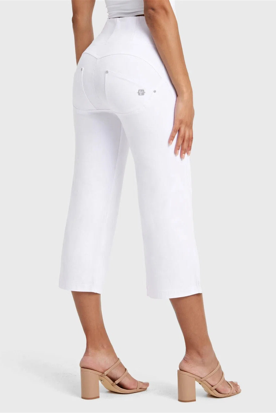 WRUP SNUG Jeans - High Waisted - Cropped - White 3