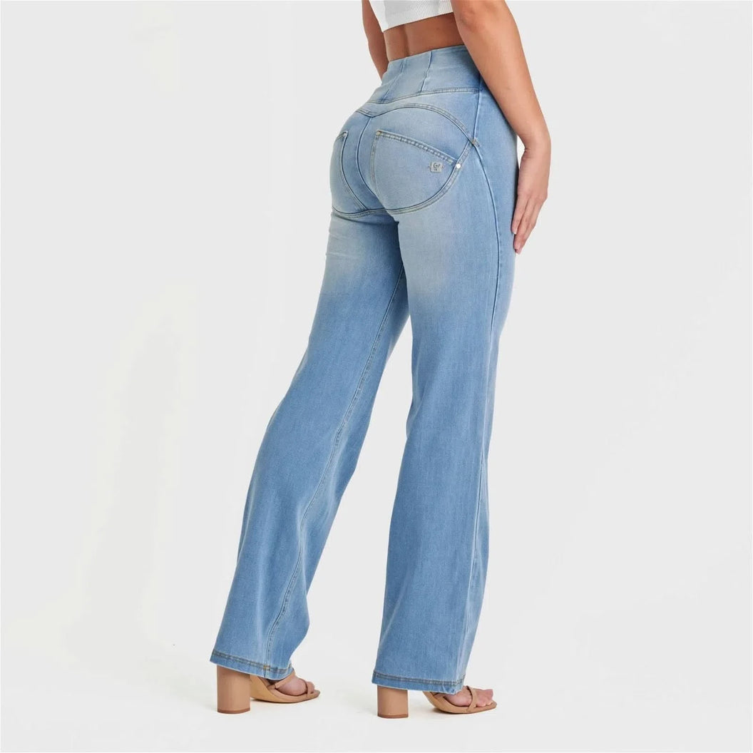 WRUP SNUG Jeans - High Waisted - Flare - Light Blue + Yellow Stitching