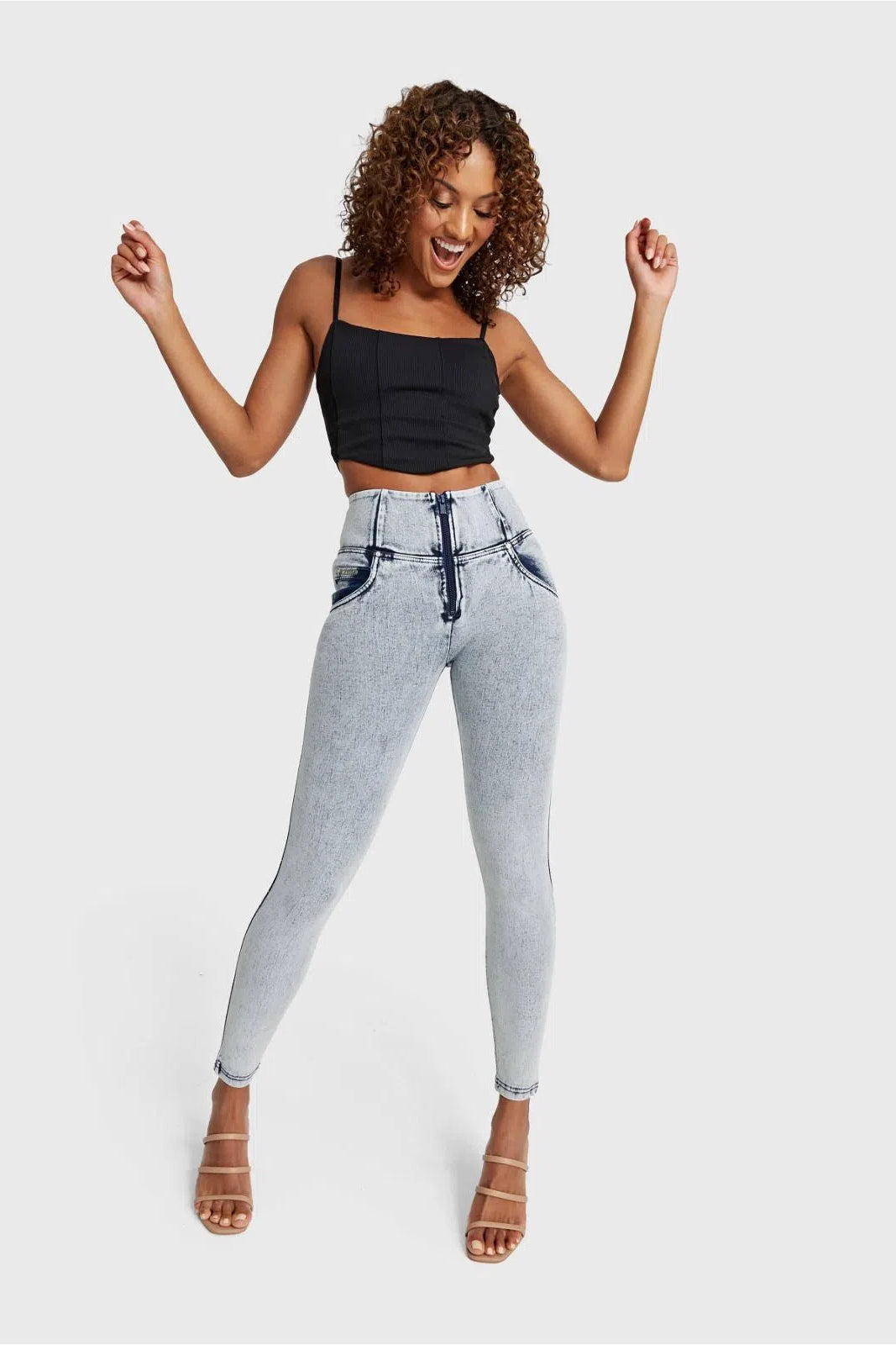 WRUP SNUG Jeans - High Waisted - Full Length - Acid Wash 3
