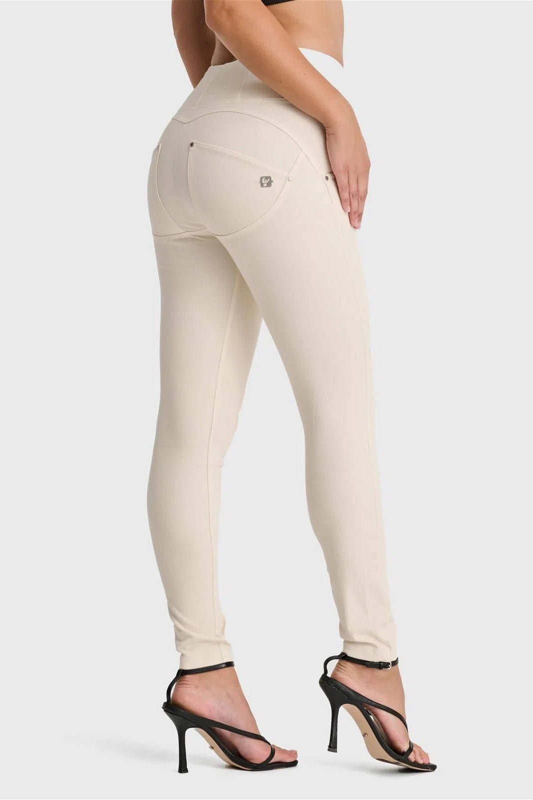 WRUP SNUG Jeans - High Waisted - Full Length - Ivory 1