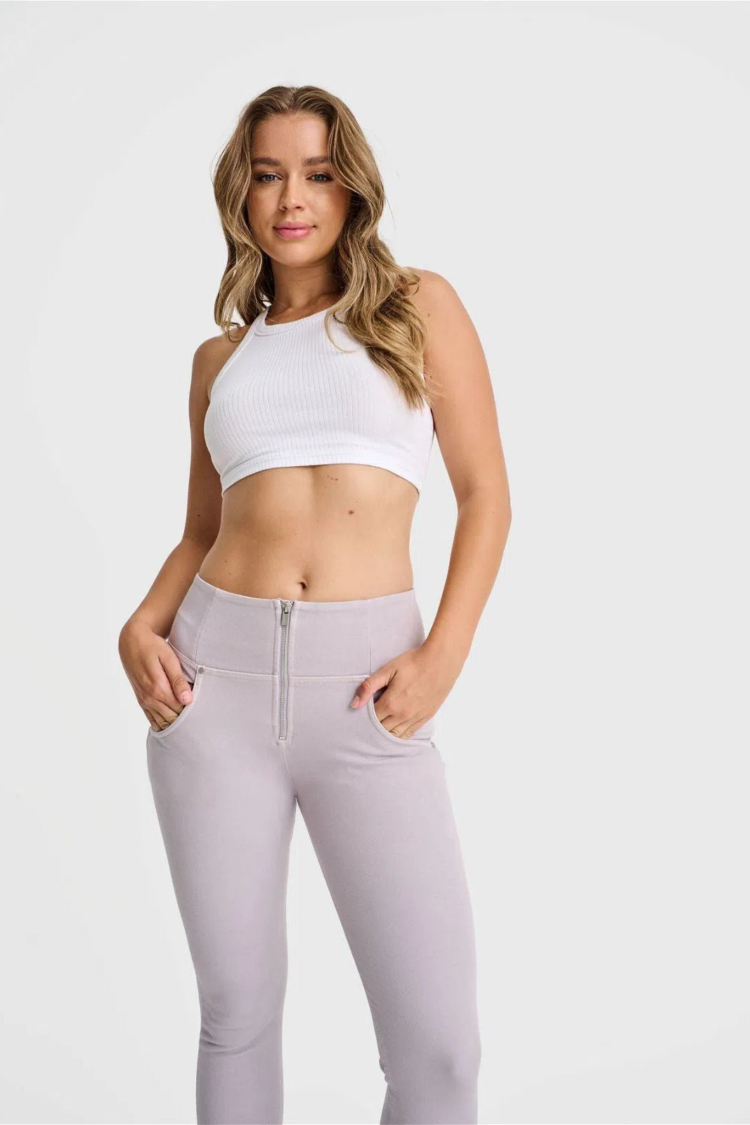WRUP SNUG Jeans - High Waisted - Full Length - Light Grey 2