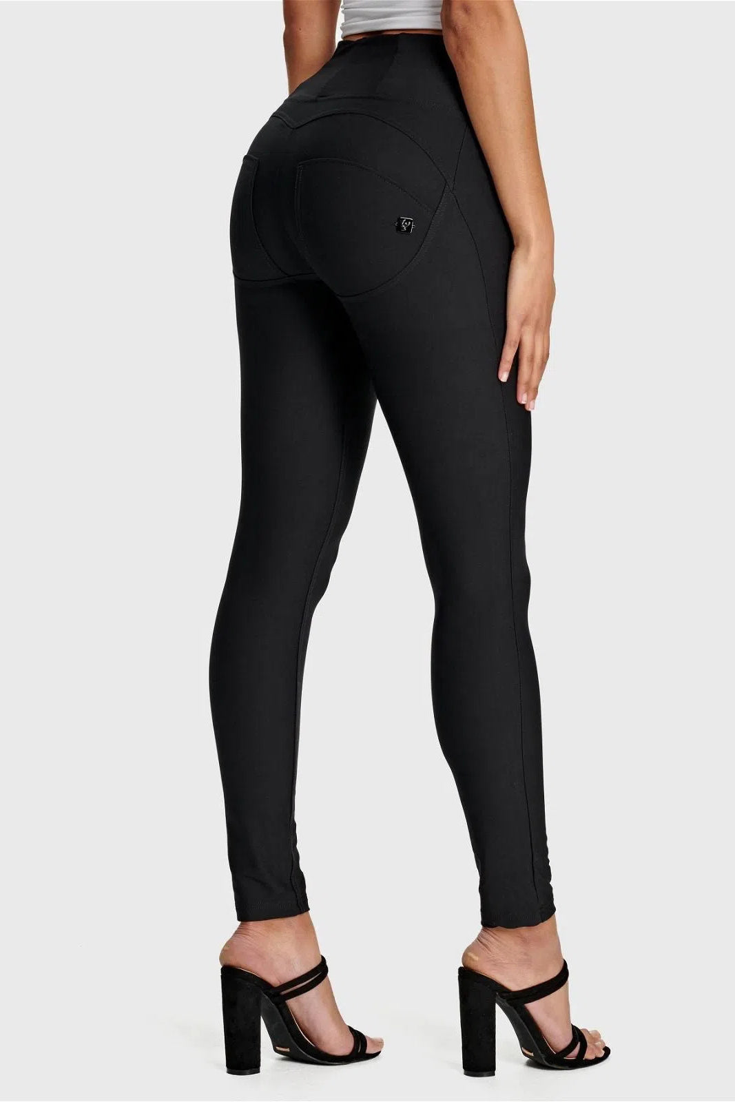 WRUP Thick Layered Diwo Pro - High Waisted - 7/8 Length - Black 2