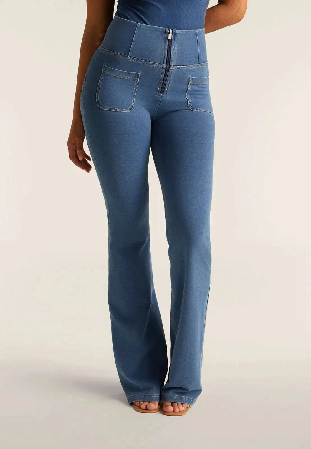 WRUP Denim with Front Pockets - Super High Waisted - Flare - Light Blue + Beige Stitching