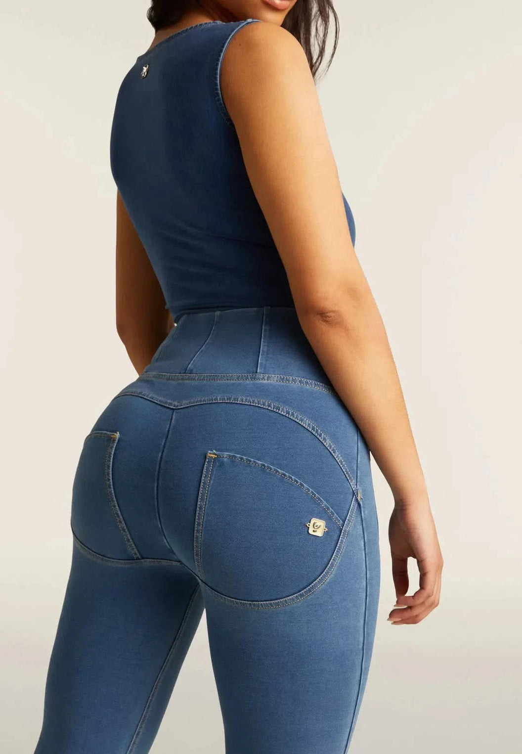 WRUP Denim with Front Pockets - Super High Waisted - Flare - Light Blue + Beige Stitching