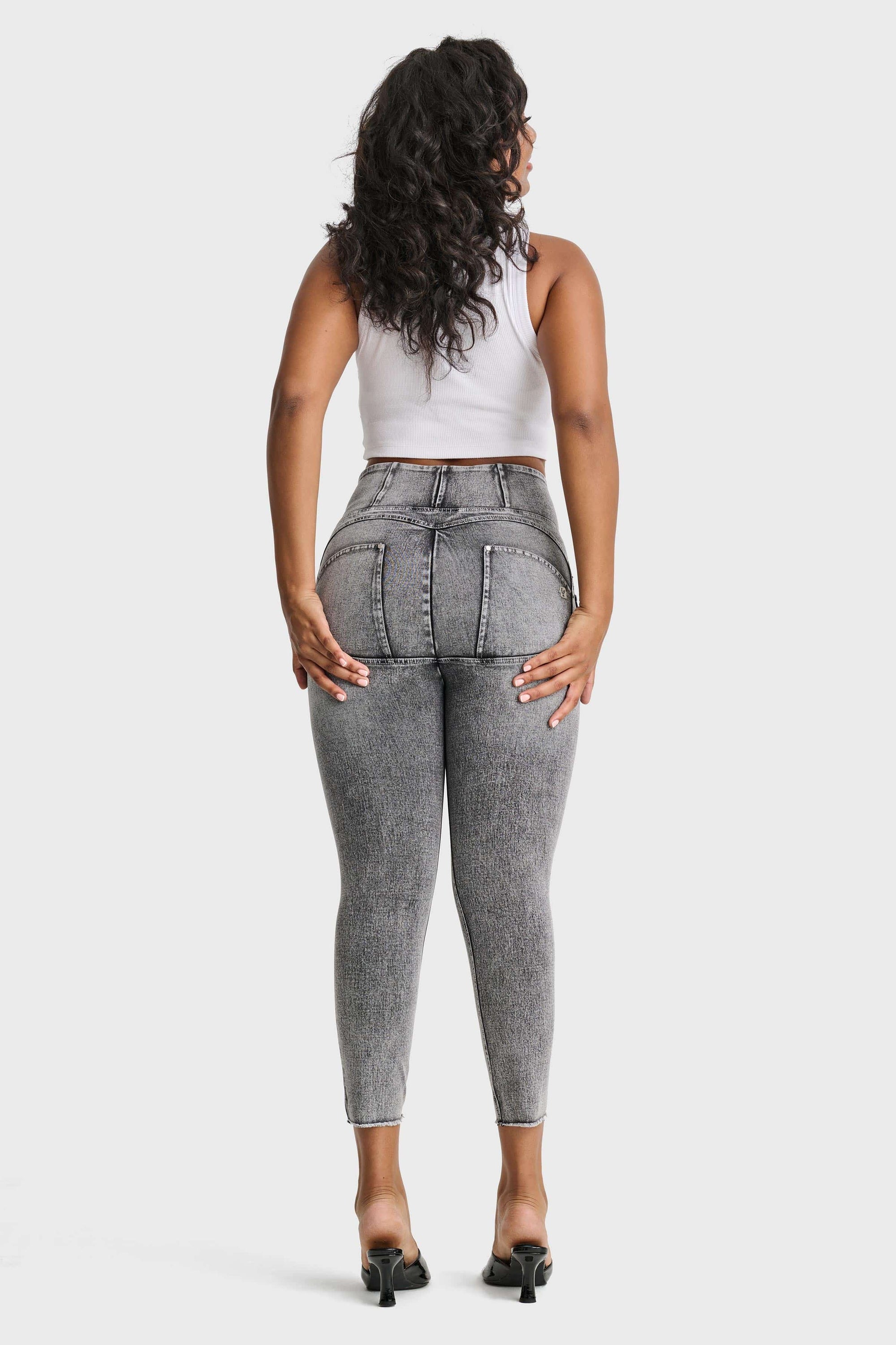 WR.UP® Snug Curvy Ripped Jeans - High Waisted - 7/8 Length - Grey Stonewash + Grey Stitching 6